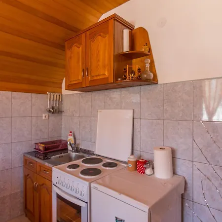 Kod Goluba Na Tari *